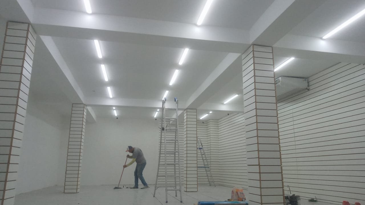 Acabamento em Gesso e Rodapés - Imagem 1